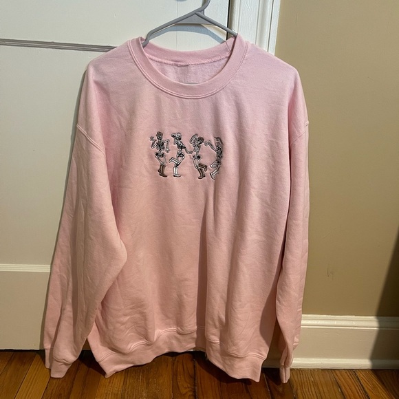 Gildan light pink Skelton Sweatshirt - Picture 1 of 4